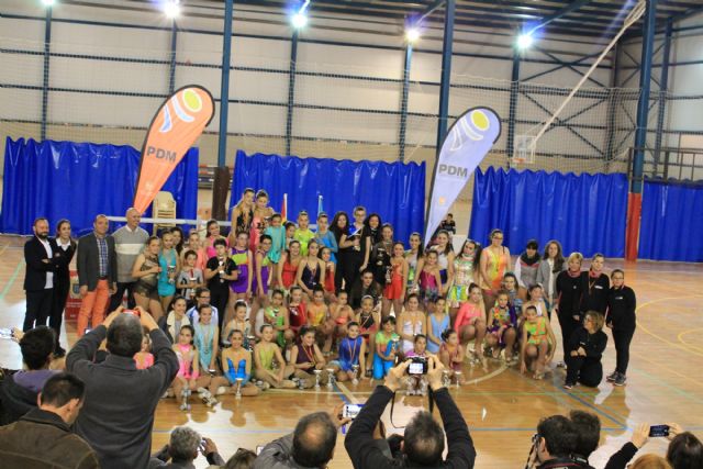 Música, baile y patines en el polideportivo de San Javier con el 7ª Trofeo Federación y 4° Trofeo Nacional de Patinaje Artístico