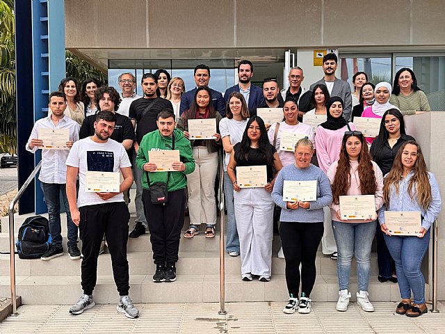 Entrega de diplomas jóvenes participantes en el Programa Experiencial de Garantía Juvenil