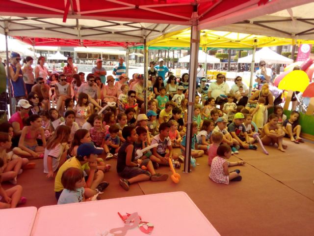 La Escuela Municipal de Familia despidió el curso con una mañana festiva y de convivencia en la explanada Barnuevo