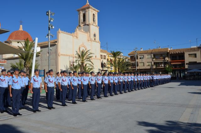 El alcalde recibió en el Ayuntamiento a los 137 nuevos alumnos de la AGA a los que declaró 'vecinos del municipio'