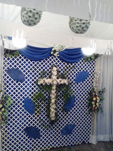 La comparsa de carnaval Bora Bora celebra sus cruces de mayo