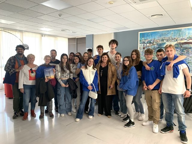 Visita al Ayuntamiento de un grupo de estudiantes italianos de intercambio en San Javier