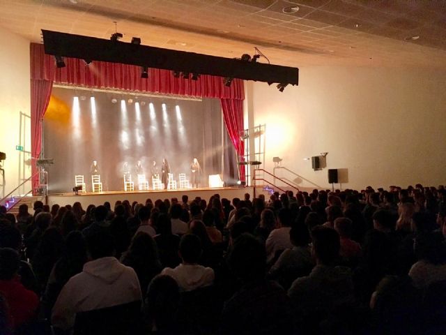 Más de 600 personas asistirán hoy a la representación de 'La casa de Bernarda Alba' por Alquibla Teatro
