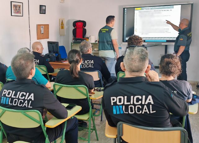 La Guardia Civil ha impartido unas jornadas de formación y coordinación dirigidas a la Policía Local de San Javier