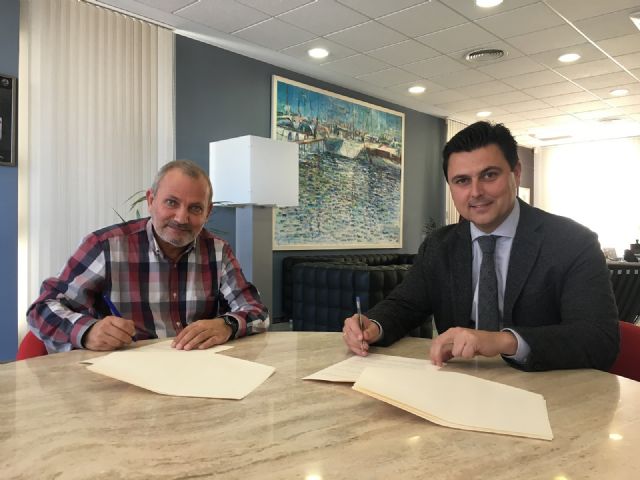 El Ayuntamiento renueva su colaboración con Coros y Danzas Mar Menor, Amigos del Belén y Abomar
