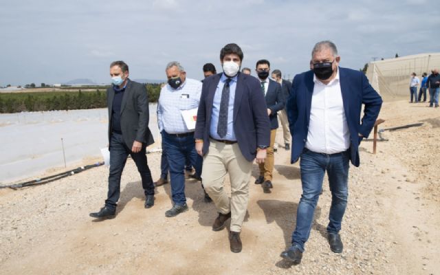 El presidente de la Región de Murcia, Fernando López Miras preside en San Javier una reunión en defensa del Tajo-Segura