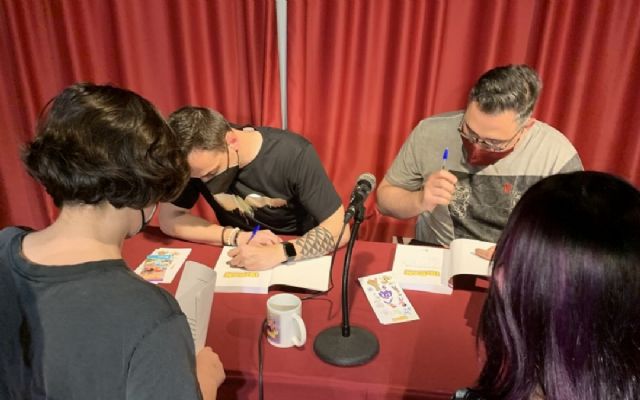Daniel Martínez y Bertolt Salvago presentan en San Javier su libro 'Iberian . El despertar de los Niños Índigo'