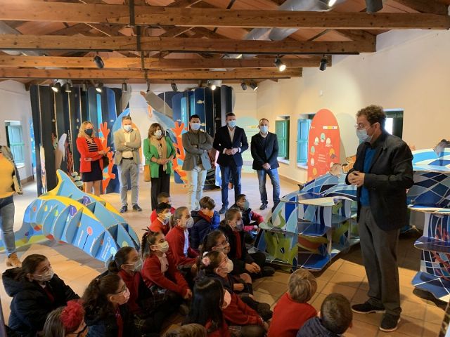 El Museo de San Javier acoge la exposición 'OceanLabKids' sobre patrimonio marino y sostenibilidad