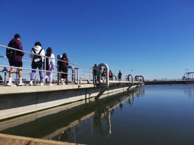 Estudiantes de bachillerato de Ciencias visita la Estación Depuradora de San Javier