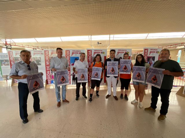 El Polideportivo municipal acoge la exposición fotográfica ¿Conoces a esta deportista?