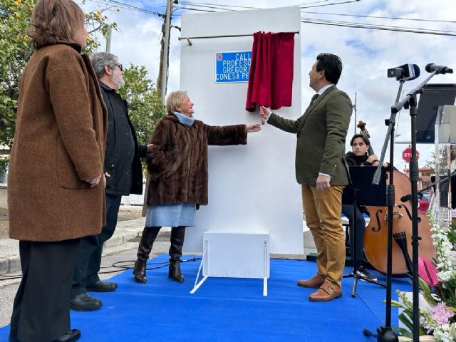 San Javier dedica una calle al recordado profesor Gregorio Conesa