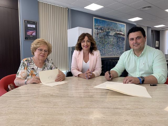 El Ayuntamiento seguirá colaborando con las asociaciones de amas de casa de San Javier y Santiago de la Ribera