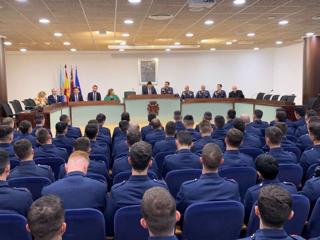 Recepción en el Ayuntamiento a los alumnos de nuevo ingreso en la Academia General del Aire