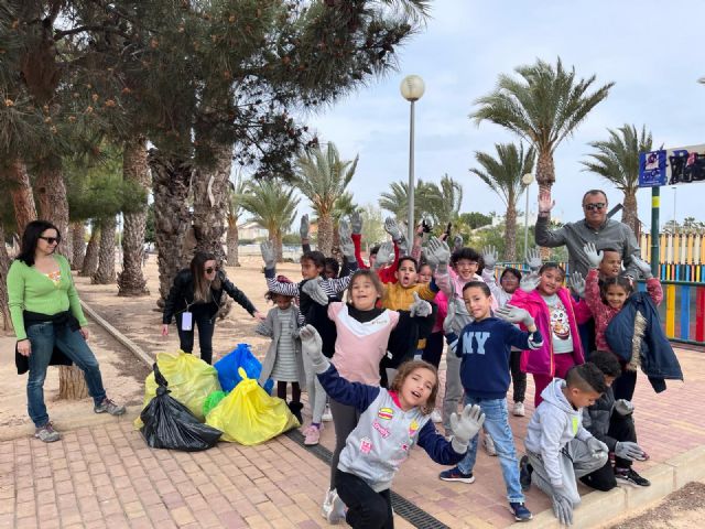 La concejalía de Sensibilización Ambiental se suma, una vez más, al proyecto LIBERA, junto a un grupo de escolares del colegio 'Severo Ochoa'