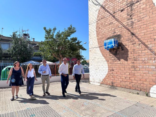 Las obras de desamiantado dan comienzo en el colegio público La Paz de San Javier