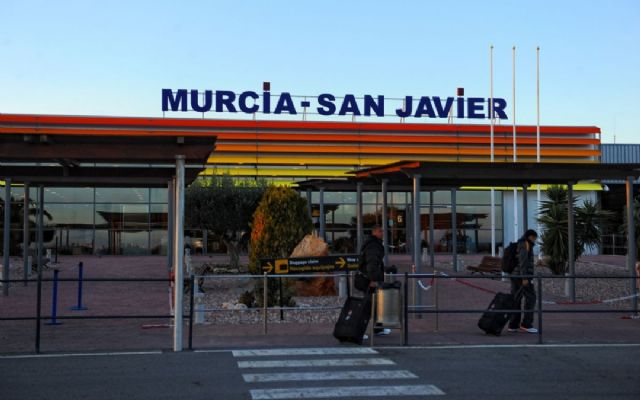 El aeropuerto de San Javier se prepara para convertirse en un centro de tecnología de satélites