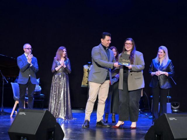 Entrega premio 8M en San Javier