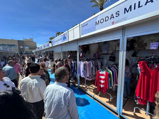 La Feria Outlet de Santiago de la Ribera recibió más de 10.000 visitas y generó ingresos superiores a los 100.000 euros