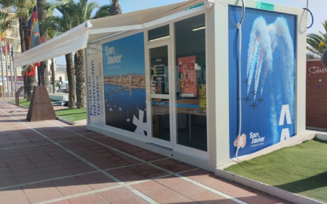 Los Puntos de Información Turística acercan la la información al ciudadano a pie de playa