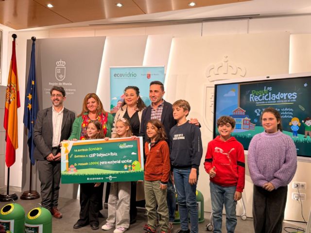 El colegio 'Fulgencio Ruiz' gana un premio de la campaña escolar 'Los peques recicladores'