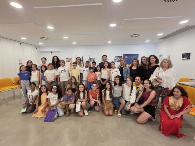 Las niñas Carmen y Cristina estarán al frente del renovado Consejo Local de la Infancia y Adolescencia de San Javier