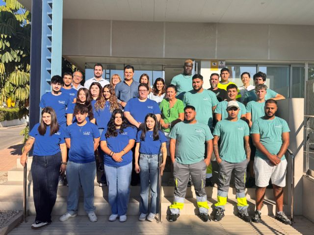 Un nuevo programa experiencial acoge a 20 jóvenes de San Javier que se forman en albañilería y en dinamización social