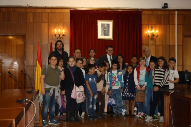 Alumnos de 5° del colegio El Mirador visitan los juzgados de Murcia