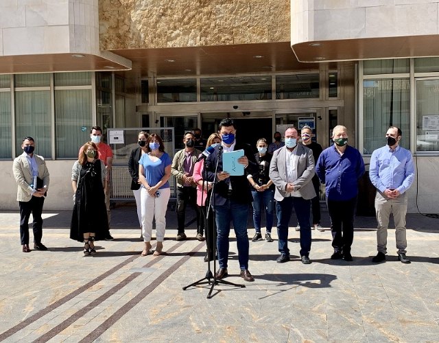 El alcalde, José Miguel  Luengo destaca la labor de enfermeras y enfermeros en el municipio de San Javier
