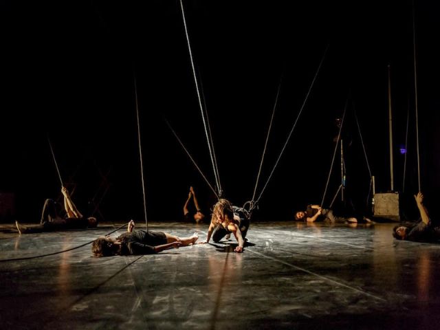 La poesía del circo llega al Festival con '5Es Hurlants' de la compañía francesa Cie l'Oublié dirigida por Raphaélle Boitel