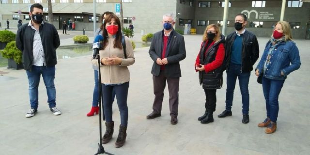 El PSRM-PSOE denuncia que 'la espera para primera consulta con especialistas del área 8 triplica lo que marca la ley'
