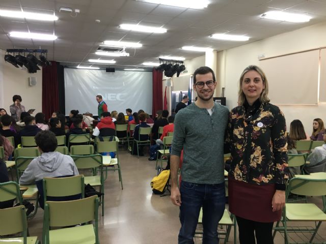 Sergio Cepeda lleva a los institutos su proyecto deportivo y solidario a beneficio del cáncer infantil