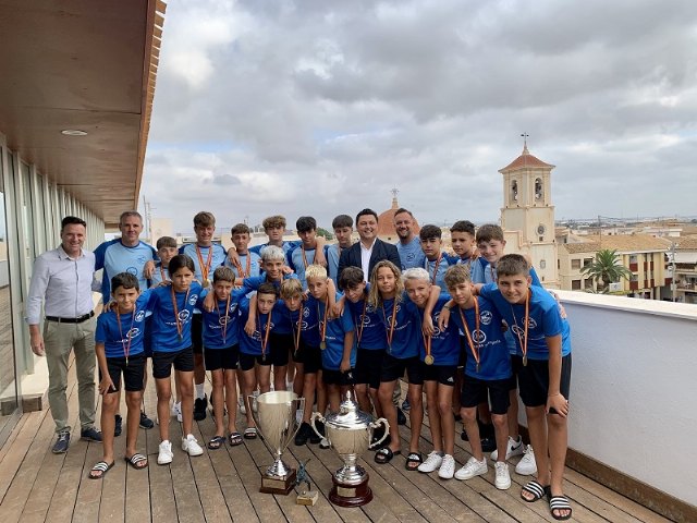 El alcalde recibe a los equipos alevín e infantil del Playas San Javier tras proclamarse campeones de España