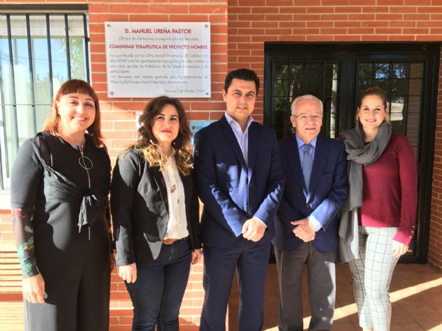 El alcalde y la concejala de Servicios Sociales visitaron el centro regional de Proyecto Hombre