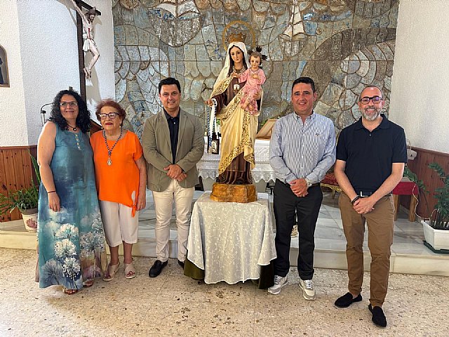 La Virgen del Carmen se presenta recién restaurada en la capilla del barrio de Los Pescadores