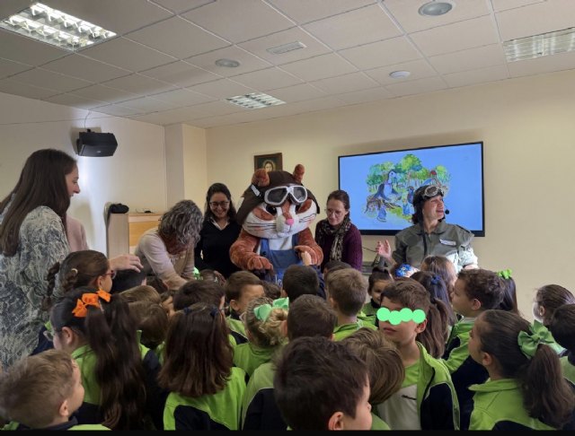 Tobías Alasuelta visita los colegios del municipio