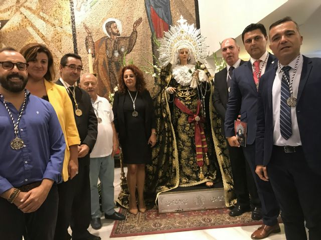 La Pro Cofradía de la Santísima Soledad del Mar Menor bendice la imagen de su Virgen obra del sevillano Alejandro Ugarte