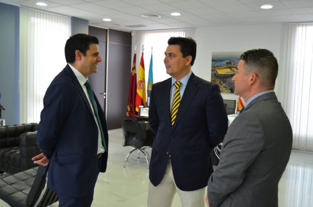 El paro descendió un 10,66% en San Javier durante el último año y la afiliación a la Seguridad Social creció un 3,53%