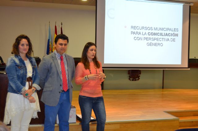 La Comunidad celebra en San Javier un curso comarcal para formar en conciliación a los técnicos municipales