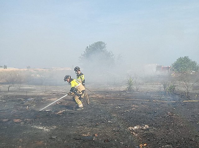Incendio rural en Casas del Pino, San Javier