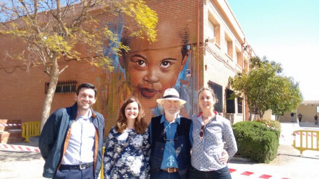 El CEIP El Mirador se convierte en un museo de murales