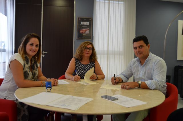 Un convenio con el Ayuntamiento de San Javier  permite a AFEMAR mantener sus talleres ocupacionales de cerámica y deporte