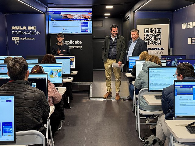 La campaña 'Applícate: Sube , conecta y aprende' vuelve a San Javier