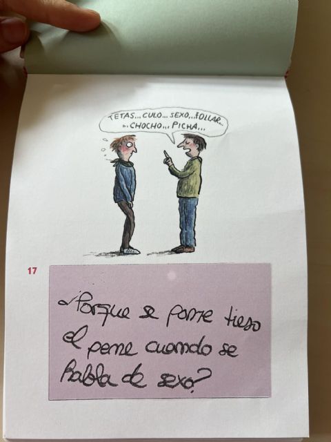 El PP se une a la izquierda para mantener libros de contenido sexual en la sala infantil de la biblioteca de San Javier