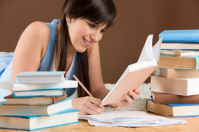 La biblioteca abrirá sus salas los días festivos de la Semana Santa