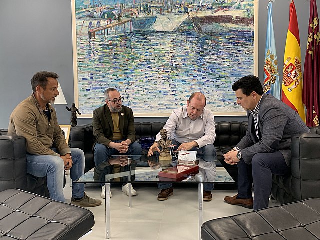 Recepción al profesor de la UPCT, Francisco Cavas, vecino de San Javier tras recibir el Premio a la Investigación de la Fundación Isaac Peral