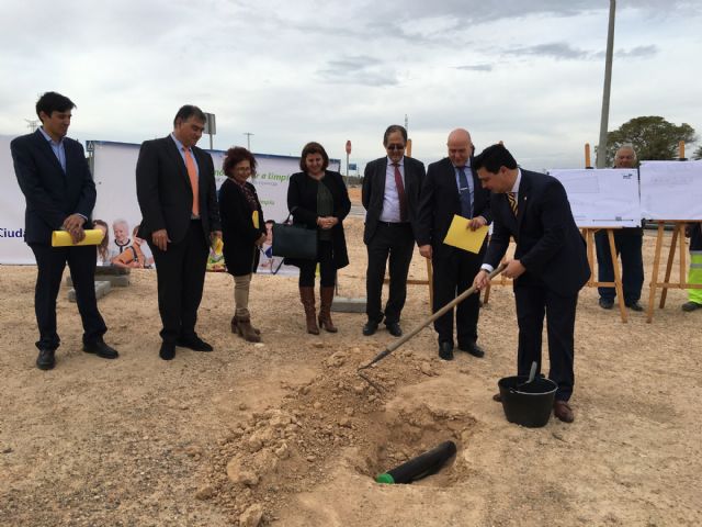 El servicio municipal de recogida de basura y limpieza viaria se mejora con la construcción de una nueva que centralizará el garaje y la zona administrativa
