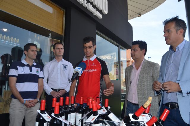 El atleta paralímpico Lorenzo Albaladejo sigue sumando apoyos de empresas locales para sus nuevos retos de cara a los Juegos de Río
