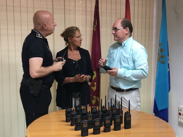 La Policía Local incorpora 20 nuevos equipos de comunicación con tecnología Tetra para emergencias