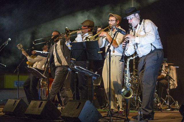 Jazz San Javier lleva a La Manga del Mar Menor el swing de Zoot Suiters