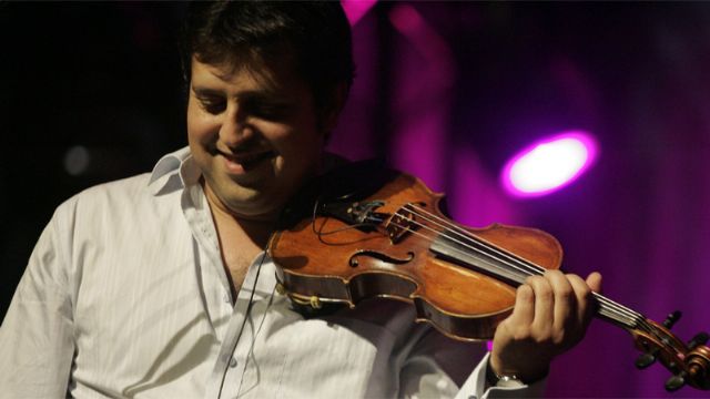 El acordeonista Ludovic Beier y el violinista Costel Nitescu como artista invitado, se incorporan al programa en sustitución del saxofonista Charles Lloyd